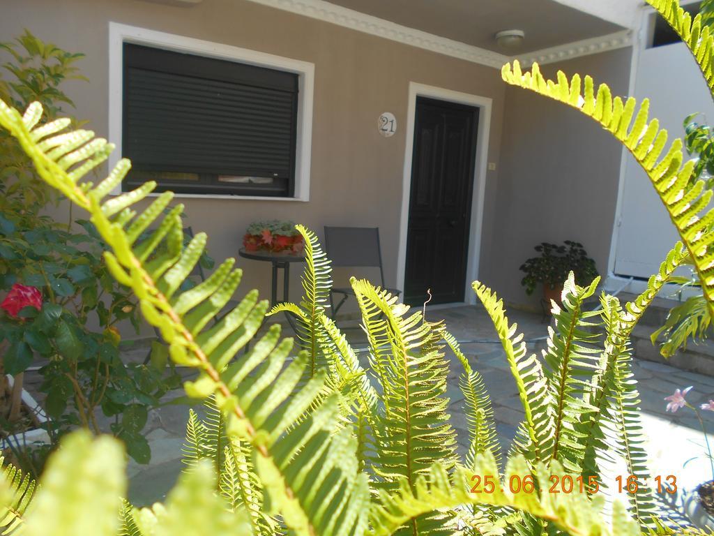 Mina Apartments Poros Town Exterior photo