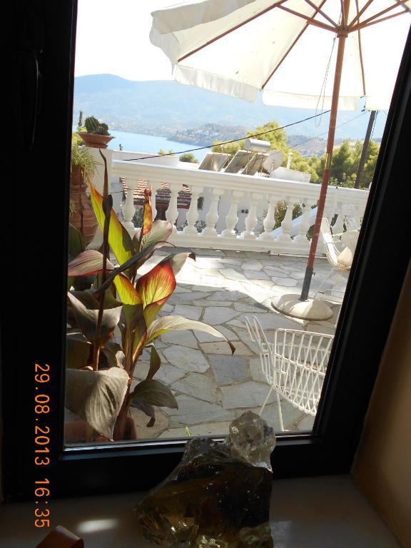 Mina Apartments Poros Town Room photo