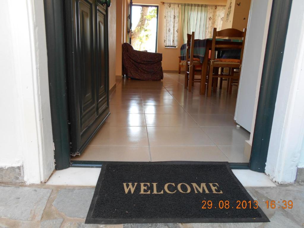Mina Apartments Poros Town Room photo